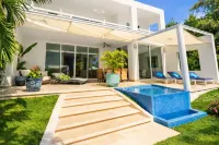 Villa Mariposa, private pool, Jacuzzi & hot tub - Villas