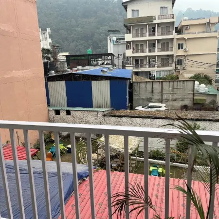 Yog Namah Hotel & Cafe