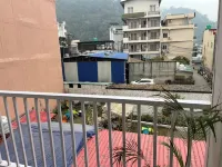 โยค นามาห์ โรงแรมและคาเฟ่