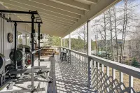 Steps to Lake Isabel & Trails! Mtn-view Hideaway - Homestays