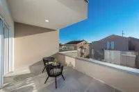 Pool Apartments Villa Meteorite - Meerblick