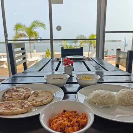 Dinuda Lagoon Hotel