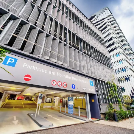 The Zipper Hotel & Apartments Отели рядом с достопримечательностью «Фрайцайтпарк Гердт»