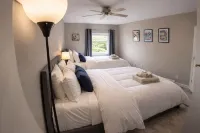 Presidential DC Estate • Sleeps 22 • Spacious Group Stay