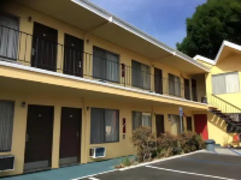 Astro Pasadena Hotel