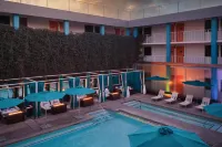 The Clarendon Hotel and Spa, BW Signature Collection - مسبح