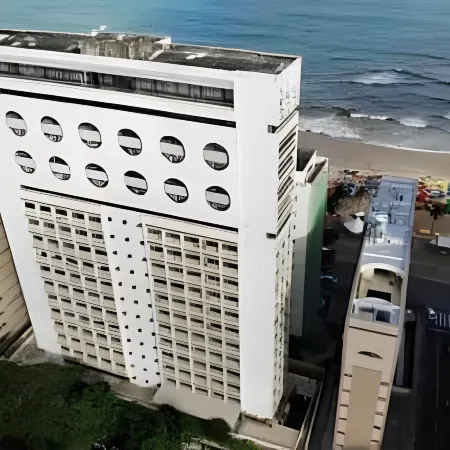 Flat Com Piscina a 50m da Praia