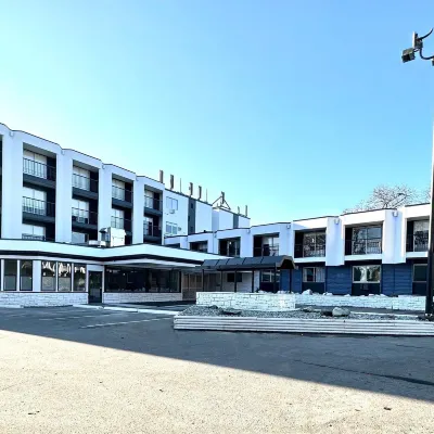 The Vic, Ascend Hotel Collection Hotels near Burnside