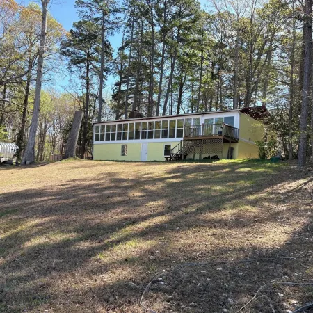 Lakehouse on the water with amazing view and private dock