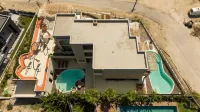 No908 Sunset Hotel