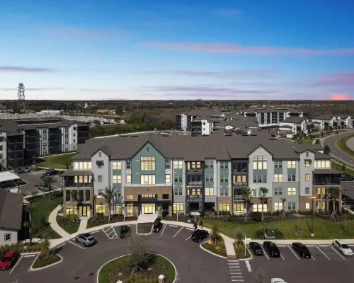 Landing Apartments Near Sun City Center and Riverview Hotels in Wimauma