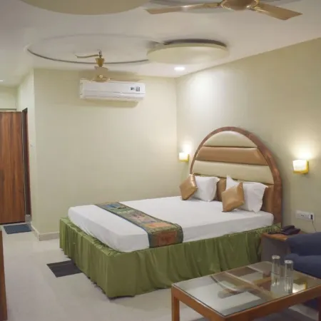 Hotel Vaidya Regency