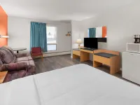 Howard Johnson by Wyndham Edson Hotels in Edson