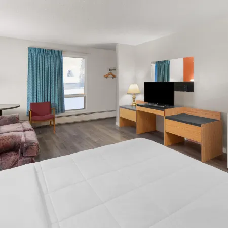 Howard Johnson by Wyndham Edson Hotels in Edson