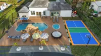 Unique Private Racing Track Villa - Villas