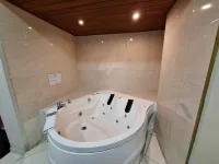 Epiqus Hotel