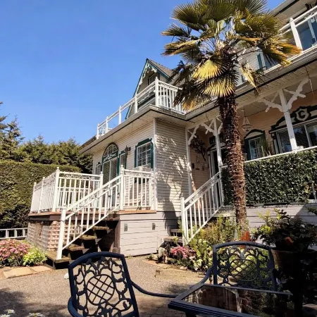 Ocean Breeze Executive Bed and Breakfast