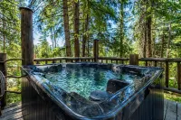 Guten Cabin 3 Bedroom Home by NW Comfy Cabins by RedAwning