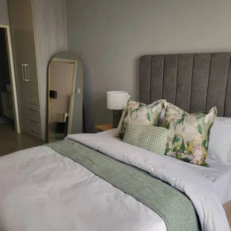 Charming 2-Bedroom Apartment in Midrand, Close to Mall of Africa
