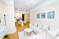 Park & Lake Skyline 1BD flat