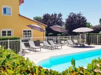 Ibis Manosque Cadarache - Pool