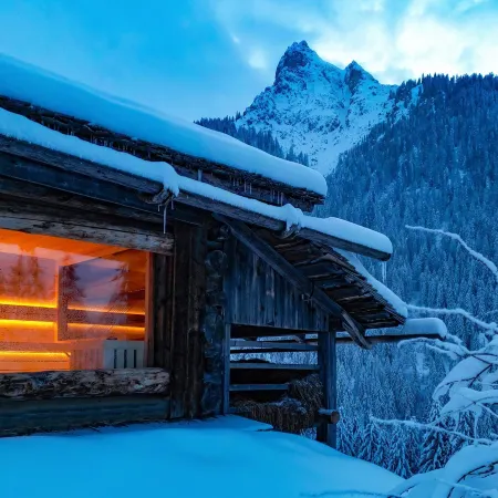 Luxury Detached Panoramic Mountain Home