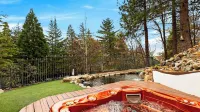 Pines & Stone by Avantstay Heated Pool + Hot Tub + Fire Pit + Fish Pond Mins to Lake + Village - Badekar