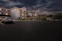 Comfort Suites Hotel and Conference Center - parking