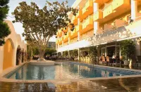 Augusta Club & Spa - Adults Only - Pools