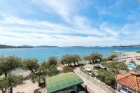 Apartments Ivan by the Sea
