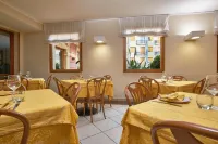 Hotel Careni Villa Italia - Pet friendly