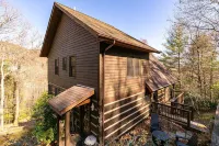 Happy Trees Cabin - et Friendly Spacious Cabin With Pool Table 15min to Boone - Feriehus