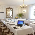 Logis Hotel Royal Saint-Mart - parking