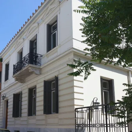 Plaka Arch Suites