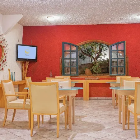 Cavos Bay Hotel & Studios