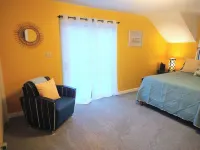Bright Beautiful beach theme home walking distance to Lake Michigan & downtown!