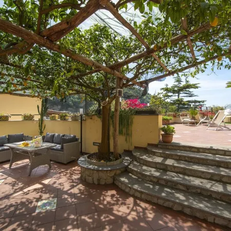 Casa di Trilly - With Hot Tub Lemon Garden