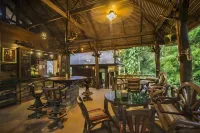 Art's Riverview Lodge