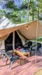 Be Glamping Lembang - مخيمات