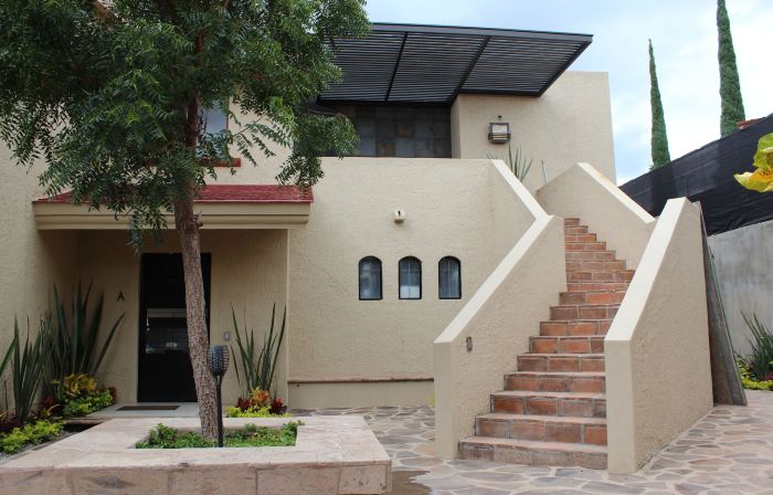 Modern Ajijic 1 Bdrm Home-Walk to Everything -Gym-Pickleball Court-Golf Cart