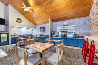 AmericInn by Wyndham Wisconsin Dells - Aamiainen