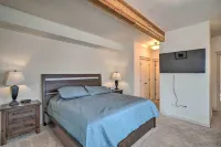 Updated Townhome w/ Hot Tub - Walk to Downtown! - parking