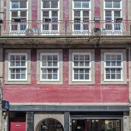 Oporto Maison Entreparedes Отели рядом с достопримечательностью «Санто-Ильдефонсо»