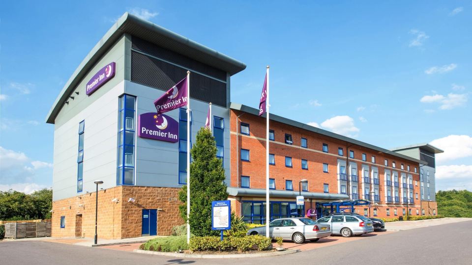 Banbury (M40, J11)