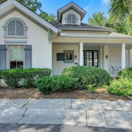 5 Mi to Old Town Bluffton: Cottage w/ Patio