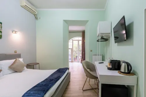 Leoni di Giada Guesthouse - Close to Central Station - B&Bs (Bed and breakfast)