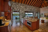 Blackbeard's Hideaway at Steele Point - Виллы