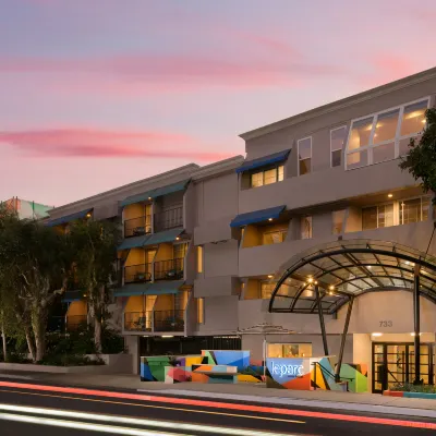 Le Parc at Melrose Hotels near Macy's Beverly Center
