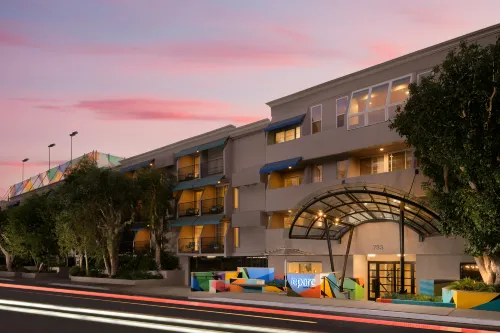 Le Parc at Melrose - Rooftop Pools