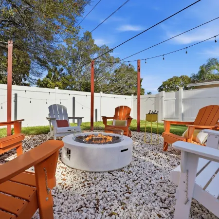 Poolside Retreat Sleeps 8 Putt Putt Hot Tub